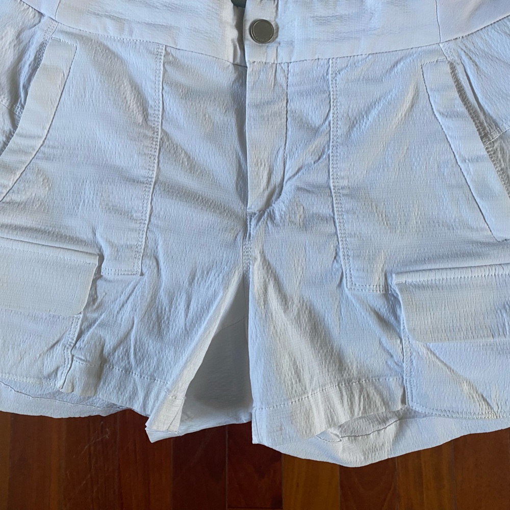 Athleta Trekkie shorts